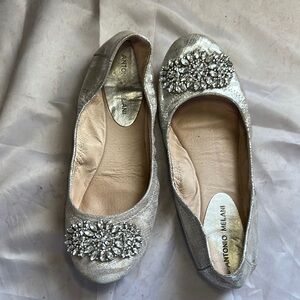ANTONIO MELANI Silver Flats with Embellished Toe 9.5 leather